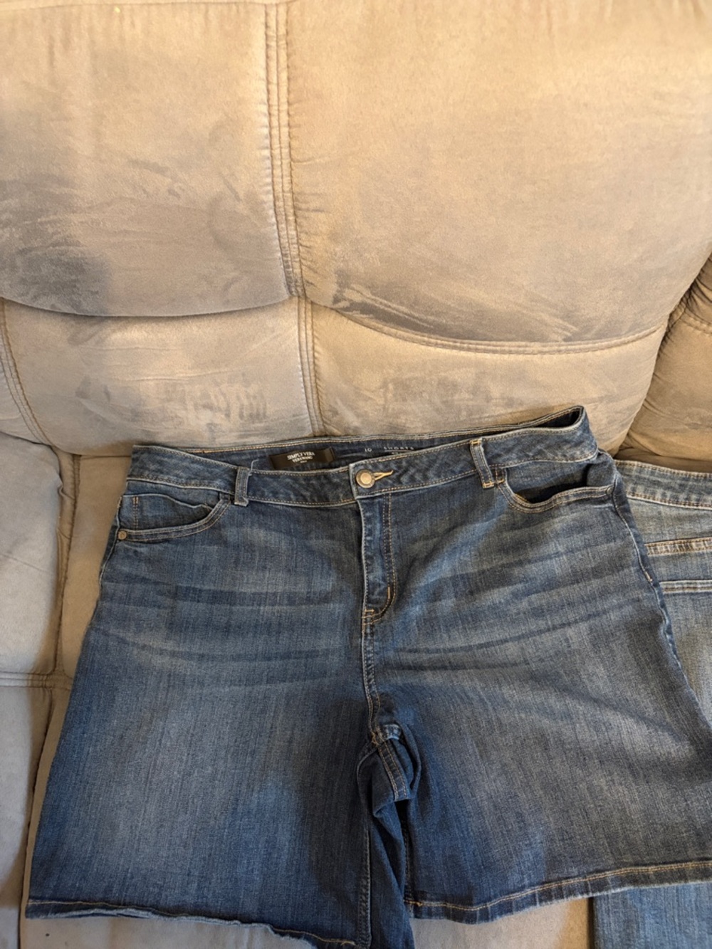 2 pair Simply Vera Vera Wang Blue Denim Jean Shorts size 16 - Picture 5 of 6